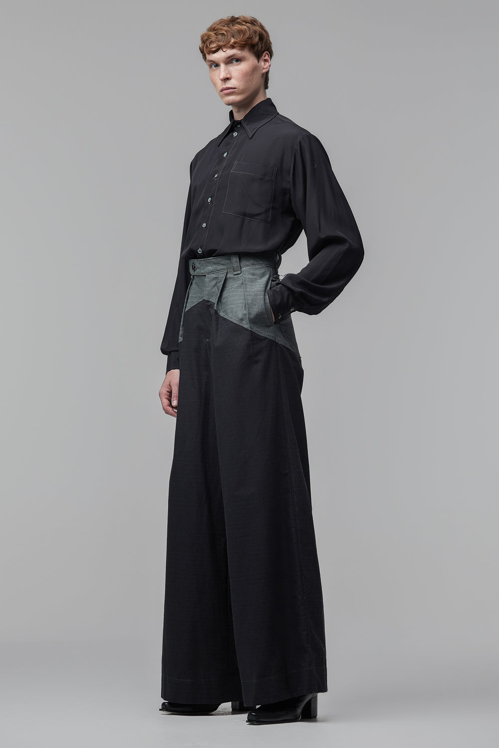 Pantalona com Pala Sinuosa em Algodão - Preto e Petróleo