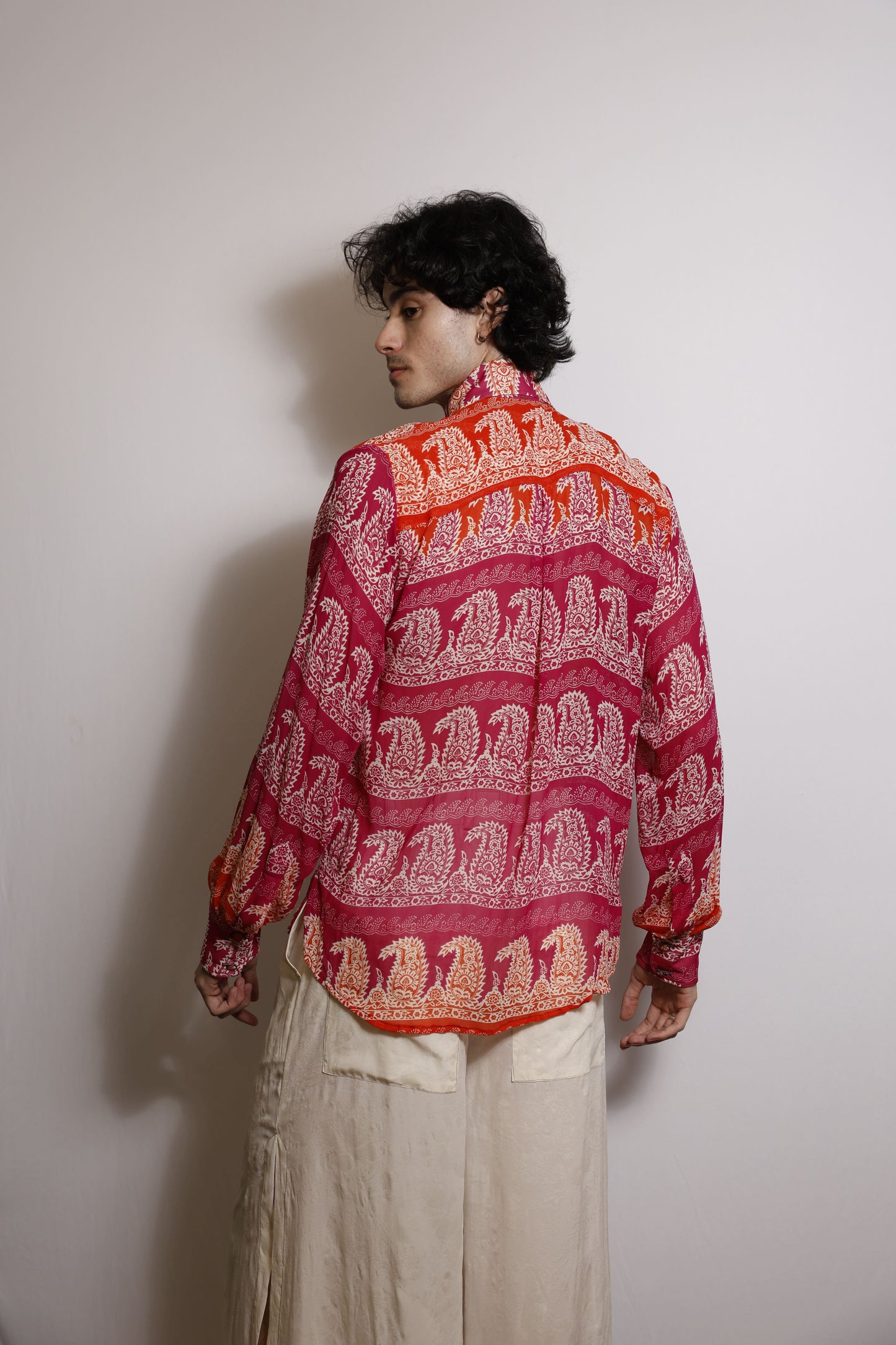 Camisa em Georgette de Seda Paisley - Magenta e Laranja