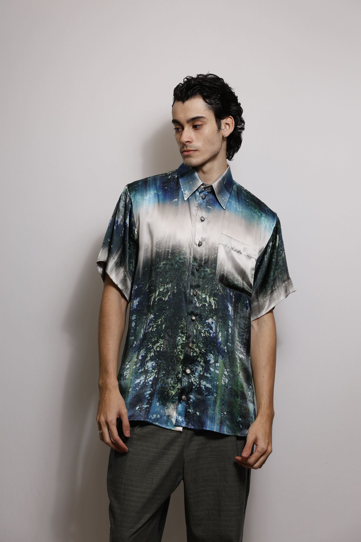 Camisa de Mangas Curtas em Cetim Aquarelado - Azuis e Cinzas