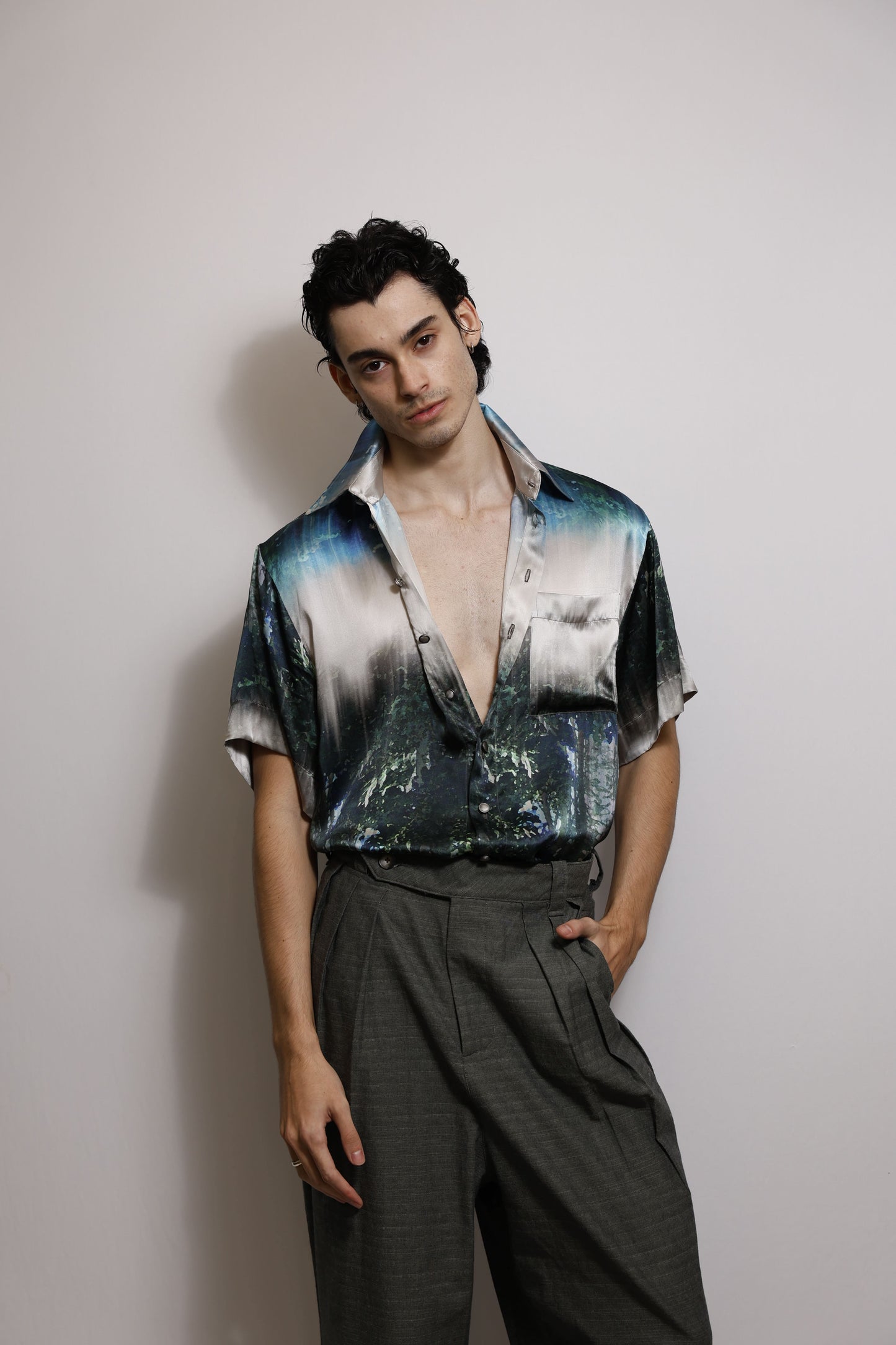 Camisa de Mangas Curtas em Cetim Aquarelado - Azuis e Cinzas