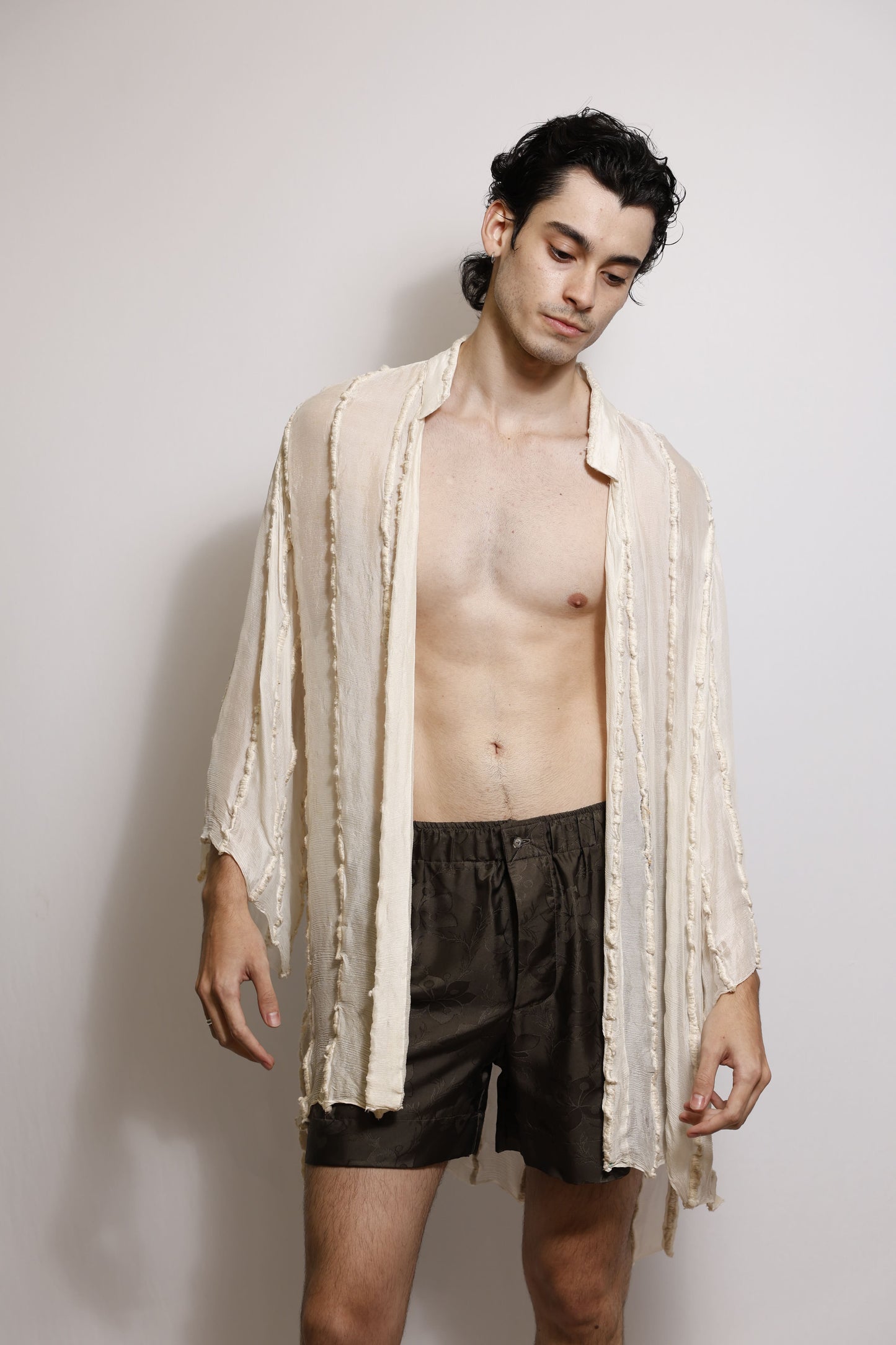 Robe em Chiffon Artesanal com Inserção de Casulos Naturais - Off White