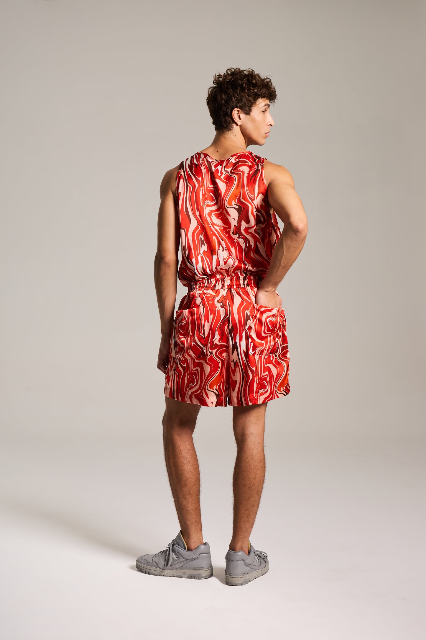 Shorts de Seda estampada em Mármore Sanguíneo Pulsante