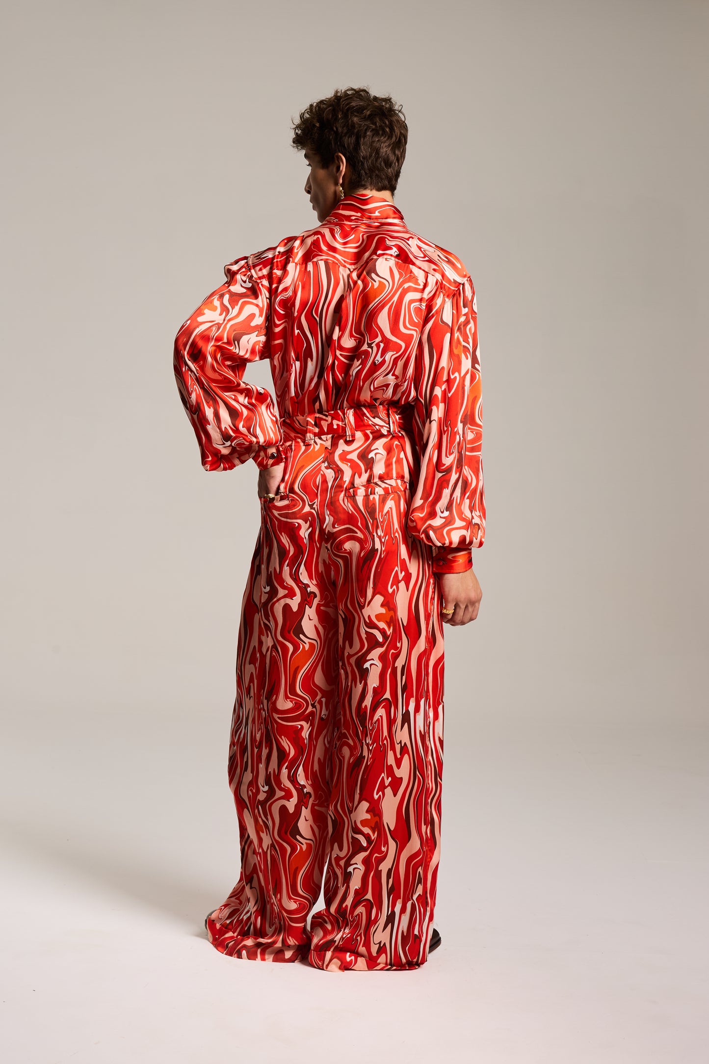 Calça Baggy de Alfaiataria estampada em Mármore Sanguíneo Pulsante