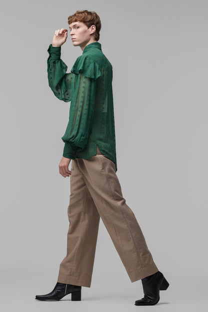 Camisa de Mangas Longas em Chiffon de Seda Verde-Bandeira Bordado em Linha com Babados nos Ombros