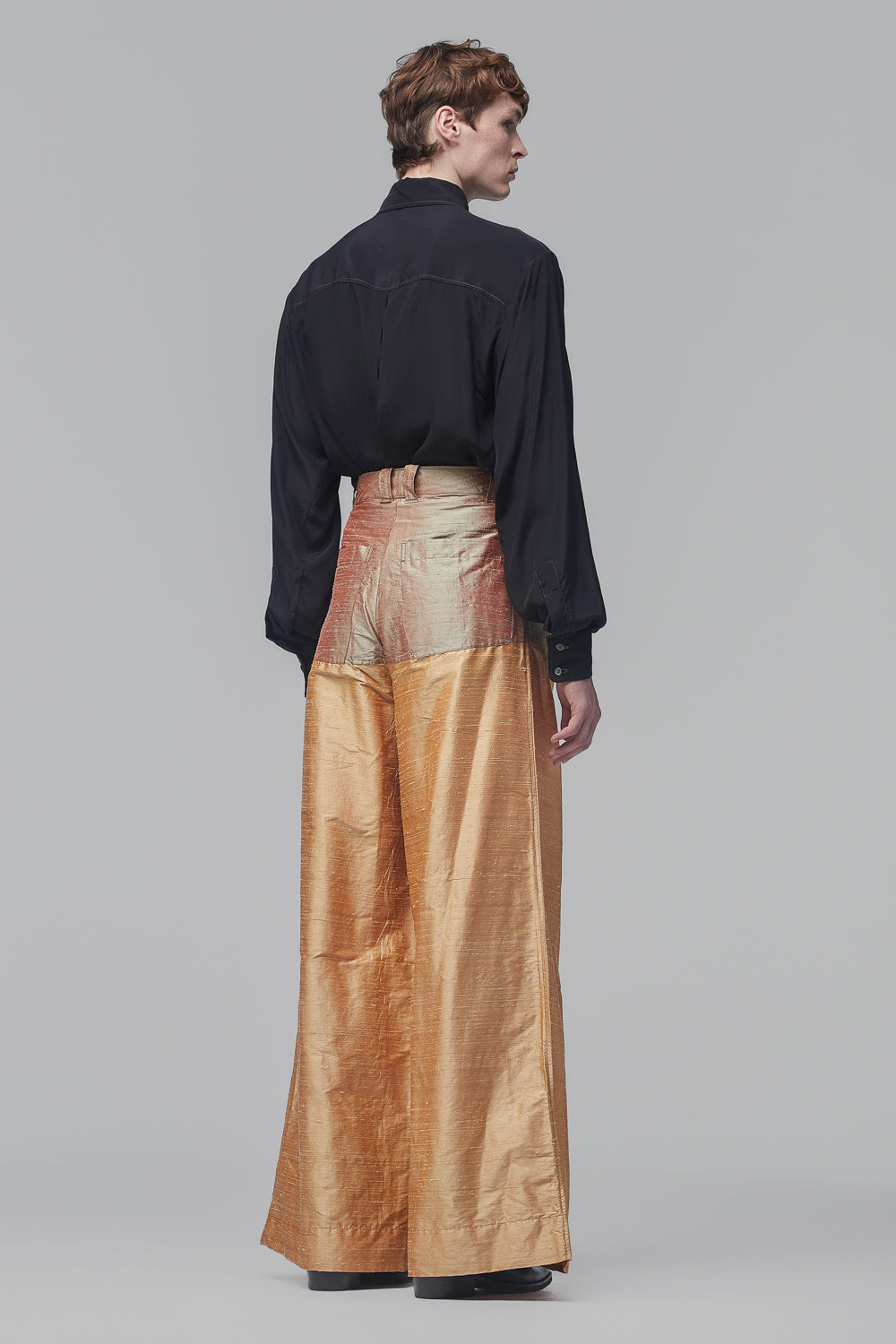 Pantalona com Pala Sinuosa em Shantungs de Seda Laranja-Claro e Changeant Menta e Goiaba