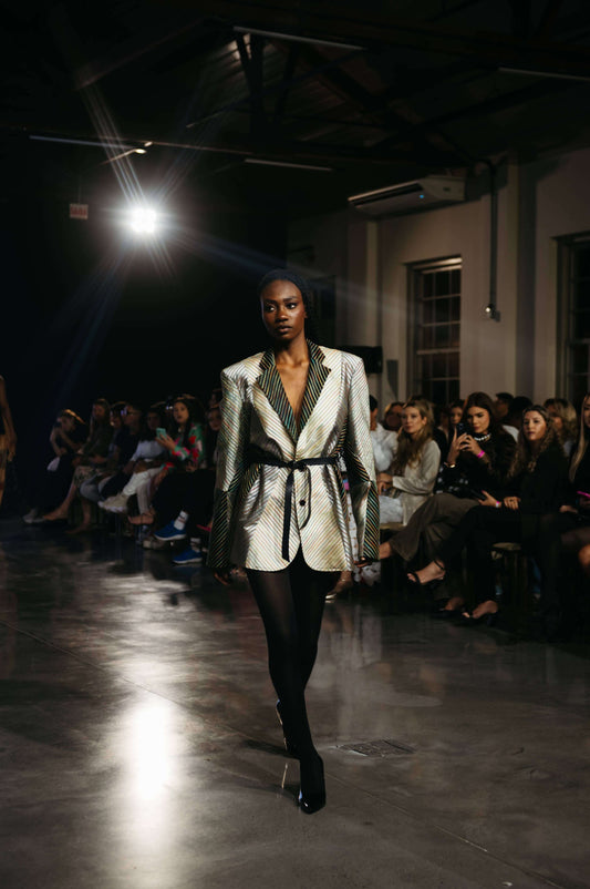 Blazer com Recortes Sinuosos - Patchwork