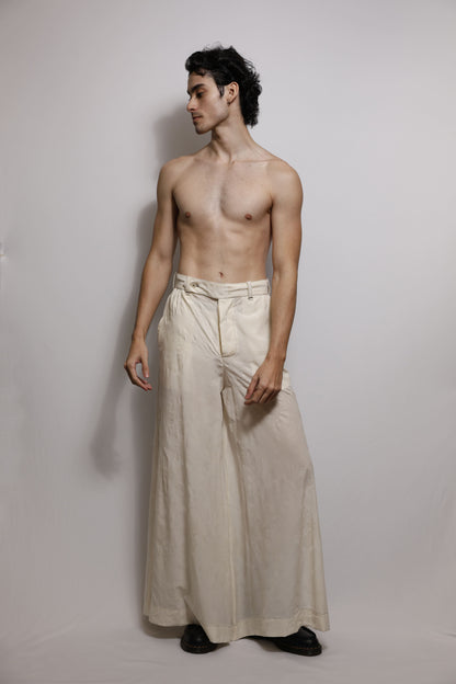 Calça Palazzo em Crepe de Chine Estampado Floral em Relevo - Off white