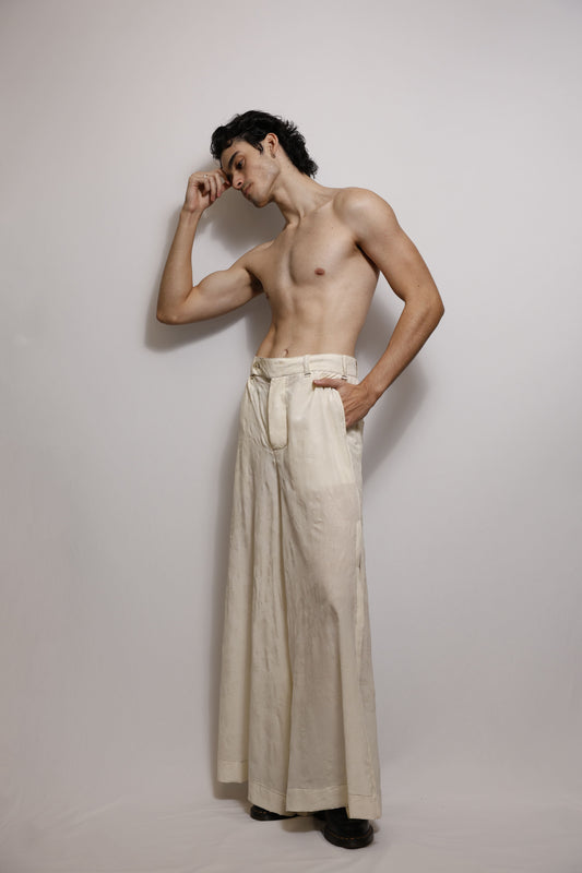 Calça Palazzo em Crepe de Chine Estampado Floral em Relevo - Off white