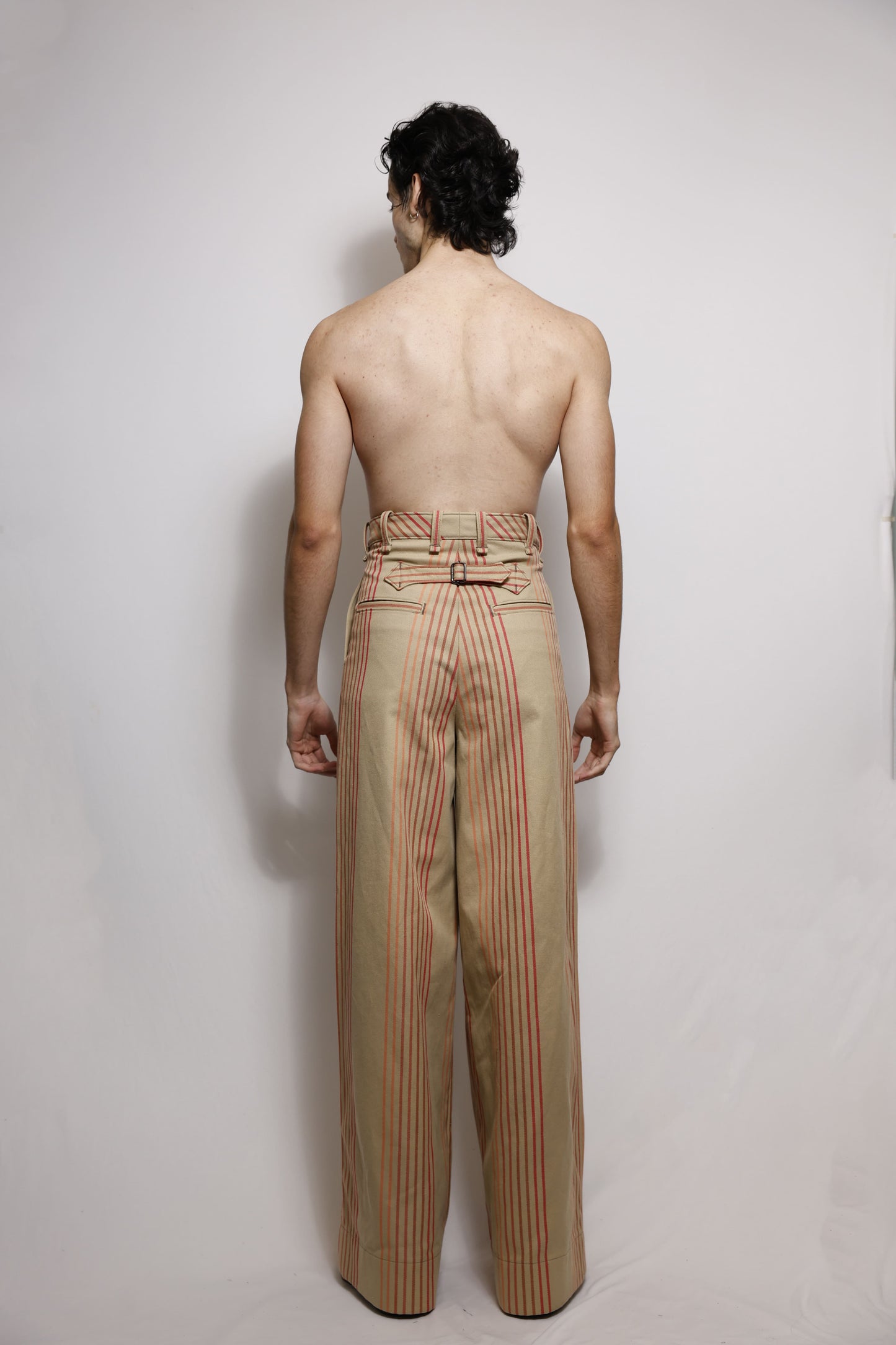 Pantalona em Sarja Pesada com Listras em Fio Tinto - Camel