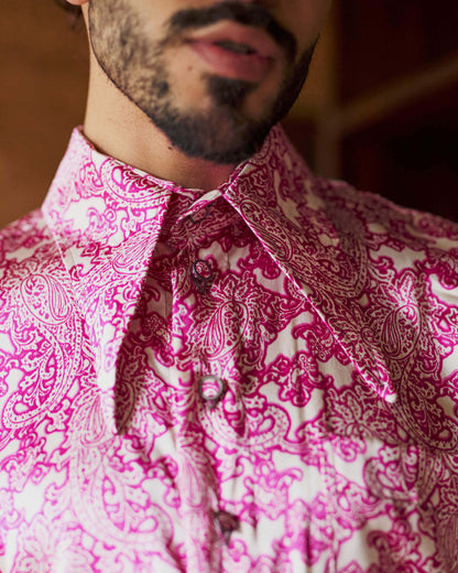 Camisa em Cetim de Seda Paisley - Off/ Magenta
