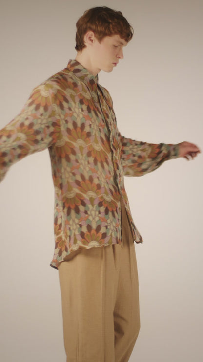 Camisa de Mangas Longas em Chiffon de Seda Estampado com Leques de Folhas Outonais