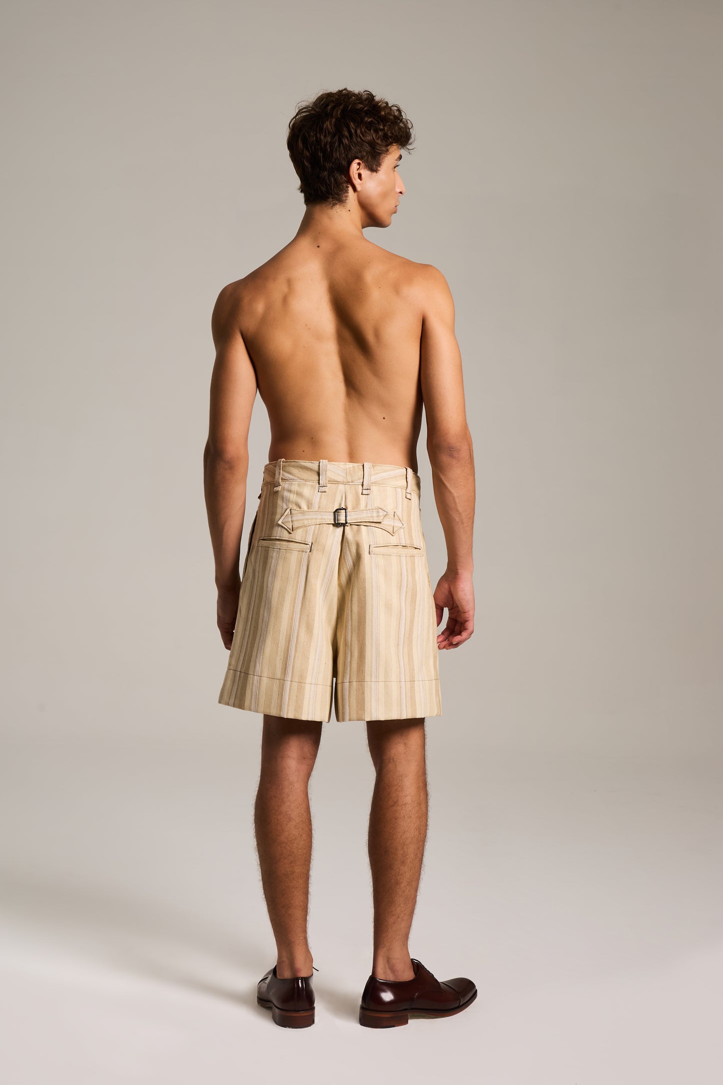 Shorts de Alfaiataria em Shantung Rústico de Seda