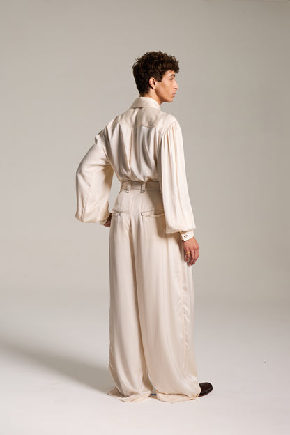 Calça Baggy de Alfaiataria em Cetim de Viscose Champagne Etéreo