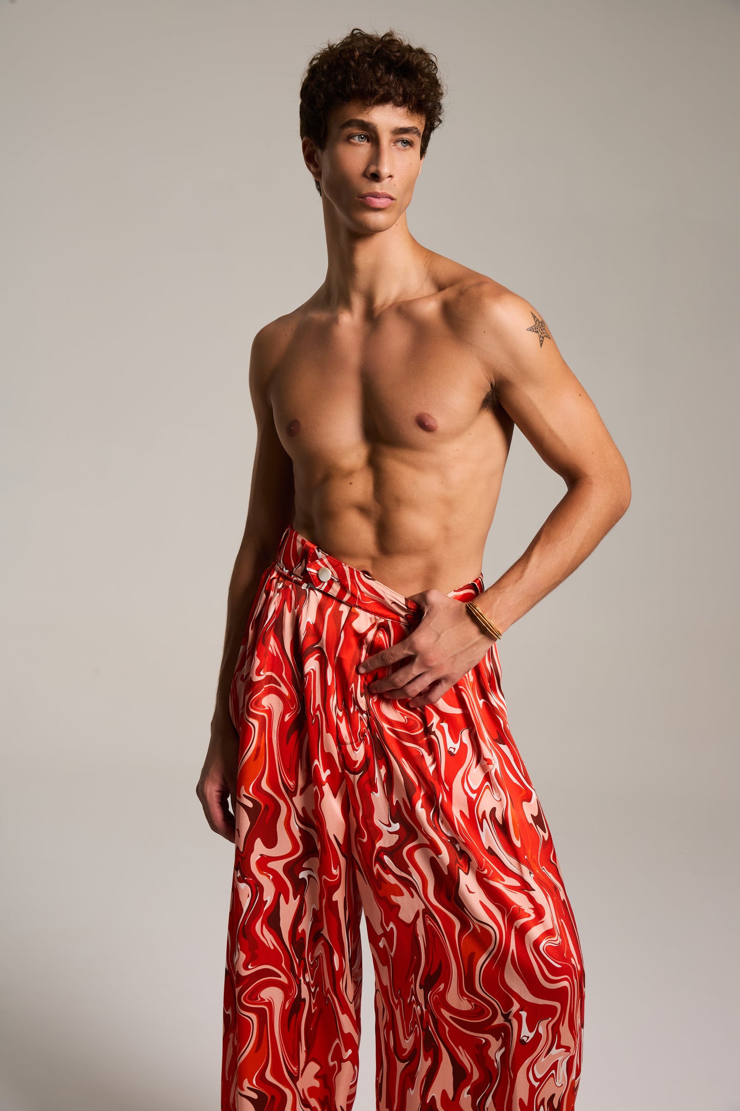 Calça Baggy de Alfaiataria estampada em Mármore Sanguíneo Pulsante